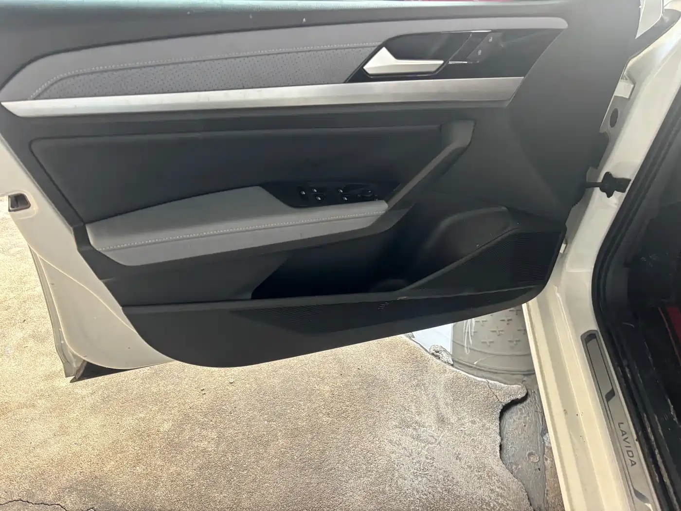 Volkswagen Lavida 2023 300TSI DSG Starlight Full Comfort Edition фото 5