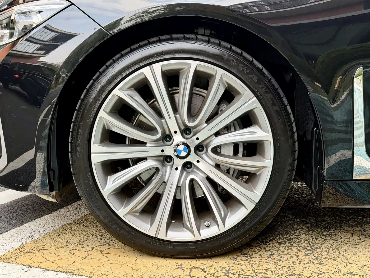 BMW 7 Series 2021 Model 740Li Leading Luxury Package фото 6