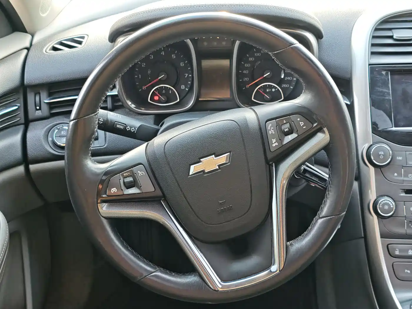 Chevrolet Malibu 2013 2.0L Automatic Luxury Edition фото 15