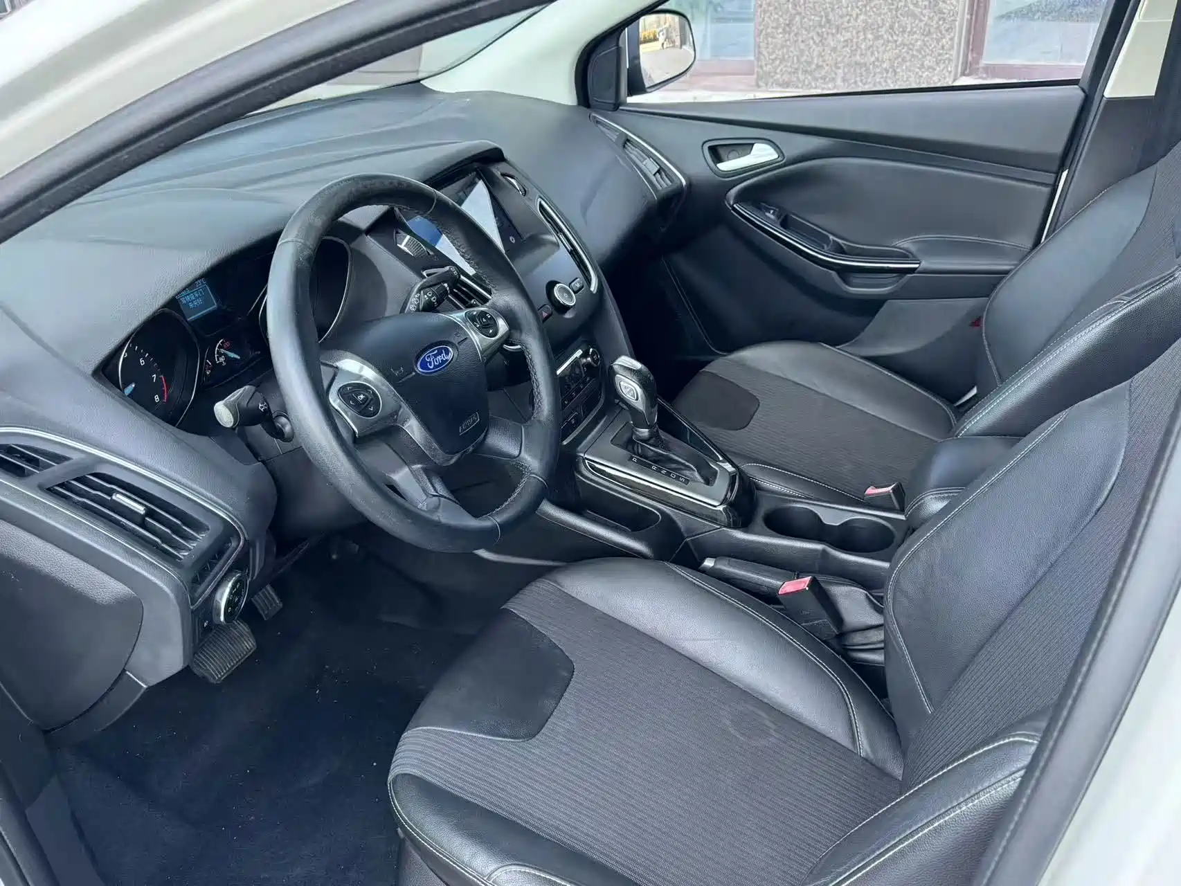 Фото 7 - Ford Focus