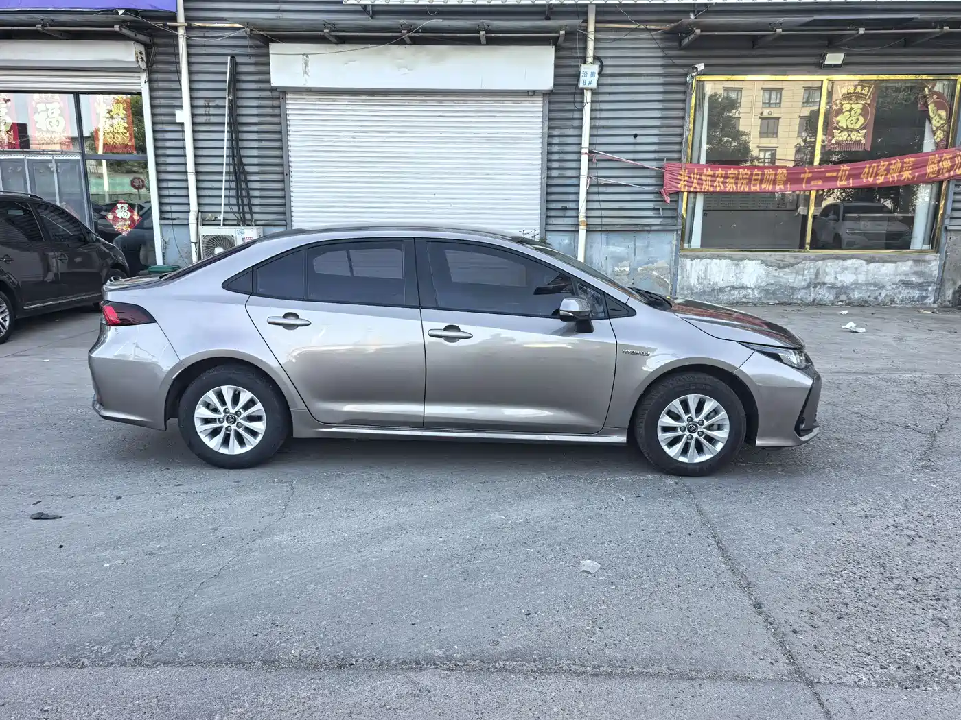 Toyota Corolla 2021 Hybrid 1.8L E-CVT Pioneer Edition фото 6