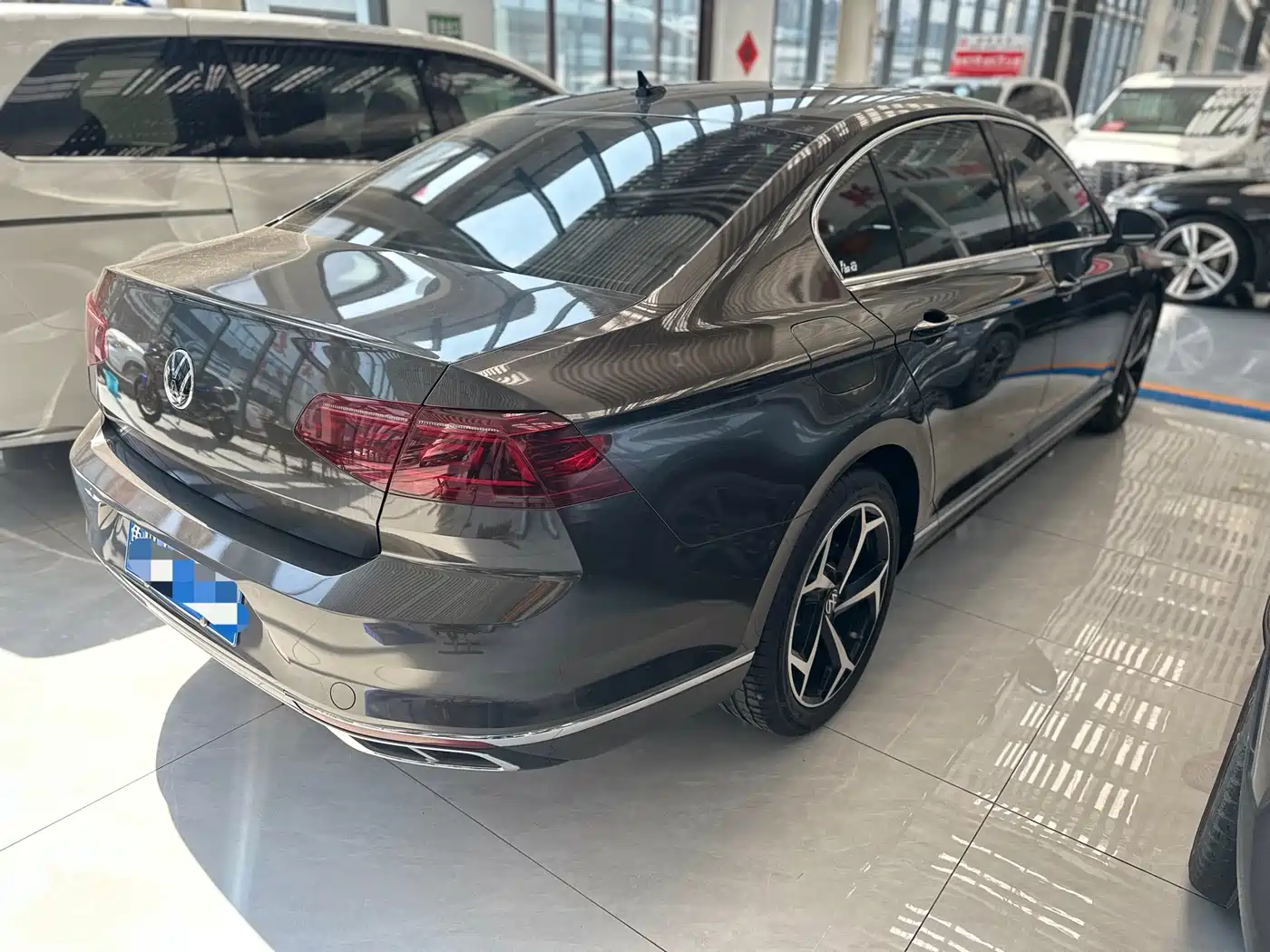 Volkswagen Magotan 2023 Model 2 Million Commemorative Edition 330TSI DSG Luxury фото 16
