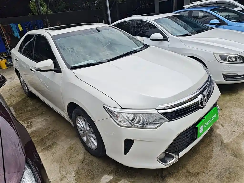 Toyota Camry 2016 2.0G 10th Anniversary Leading Edition фото 4