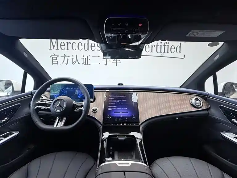 Mercedes-Benz EQE 2025 Model 500 4MATIC Luxury Edition фото 9