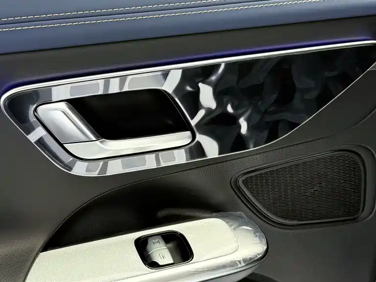 Mercedes-Benz EQE 2025 Model 500 4MATIC Luxury Edition фото 10