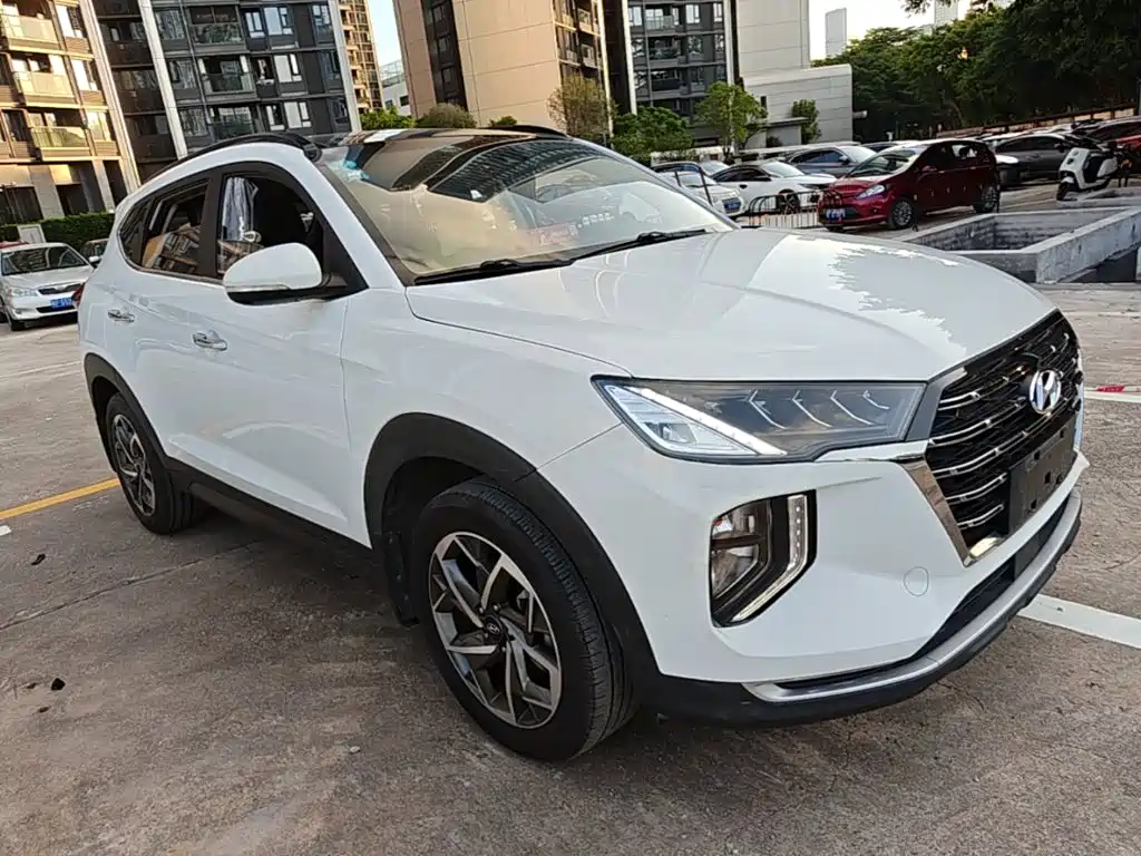 Фото 4 - Hyundai Tucson