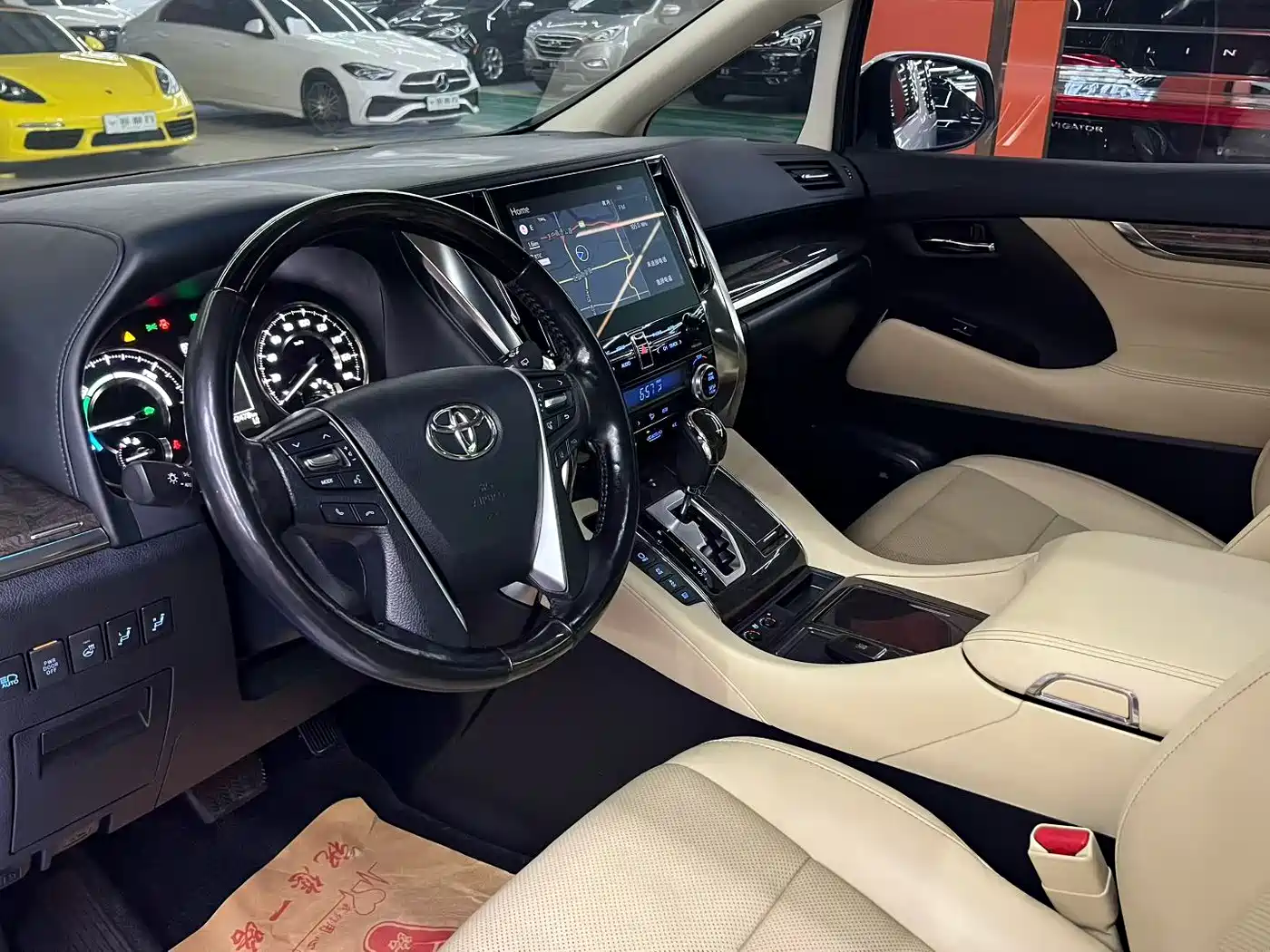 Toyota Vellfire 2021 Crown Hybrid 2.5L HV Supreme Edition фото 4