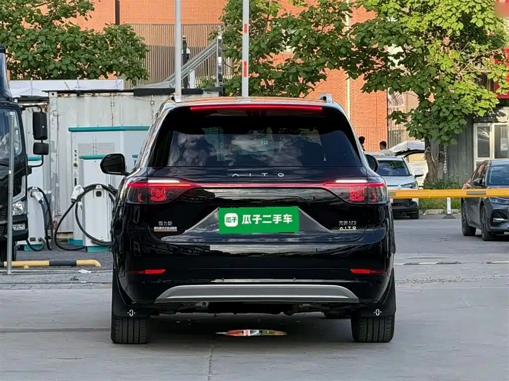 AITO Wenjie AITO M9 2025 Range Extender Max 52kWh 5-Seater фото 6