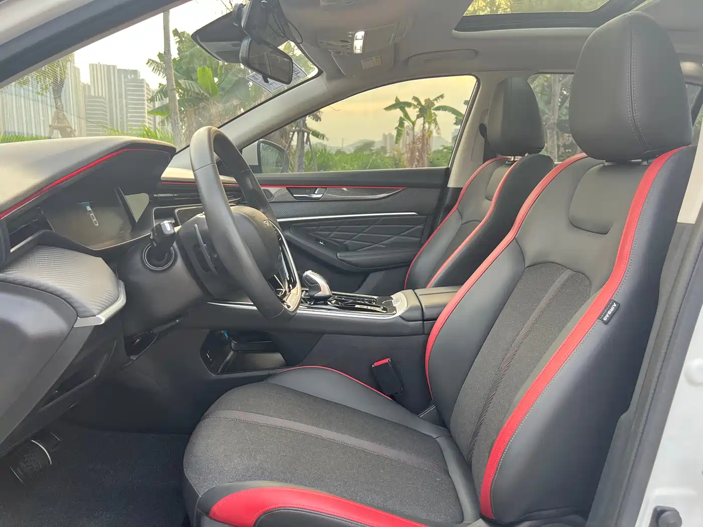 DONGFENG YI HYUN MAX