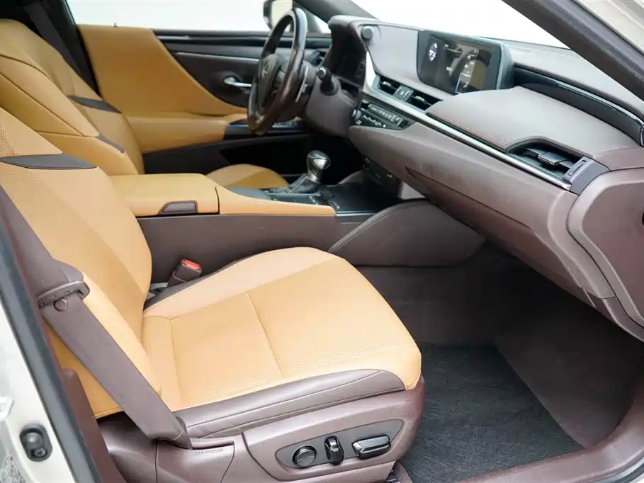 Lexus ES 2018 200 Excellence Edition China V фото 5