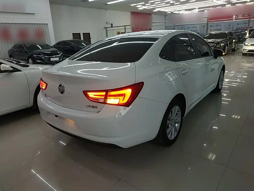 Фото 7 - Buick Verano