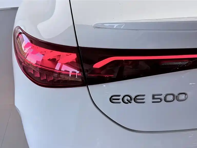 Mercedes-Benz EQE 2025 Model 500 4MATIC Luxury Edition фото 6