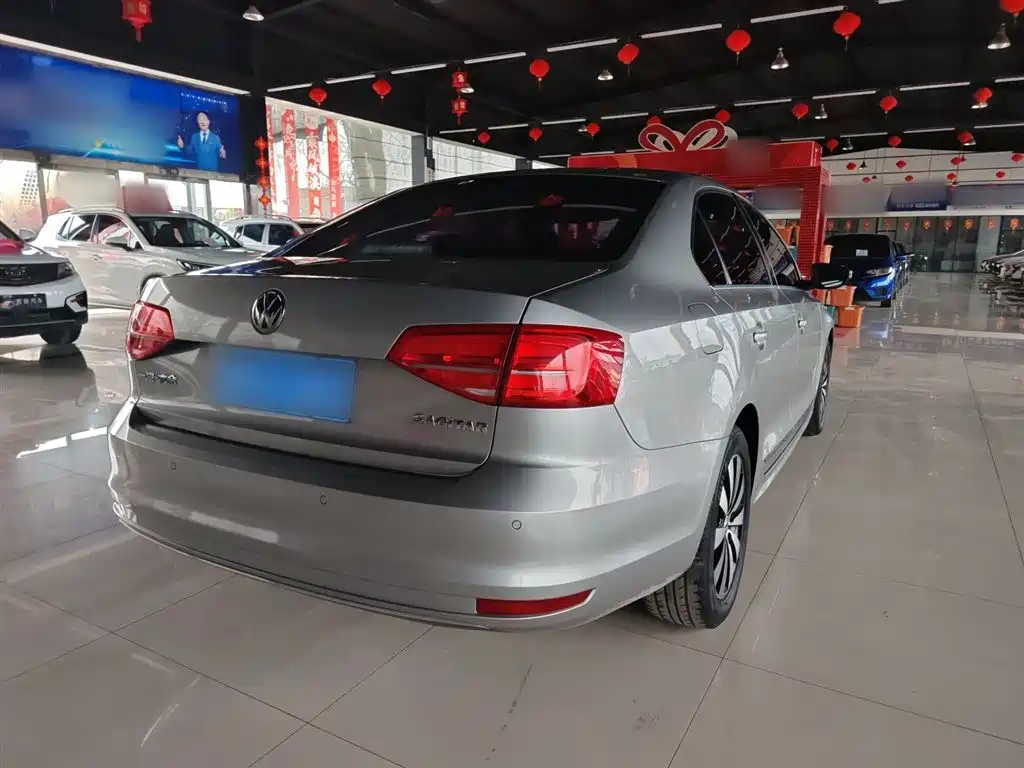 Volkswagen Sagitar 2018 1.6L Automatic Comfort фото 5