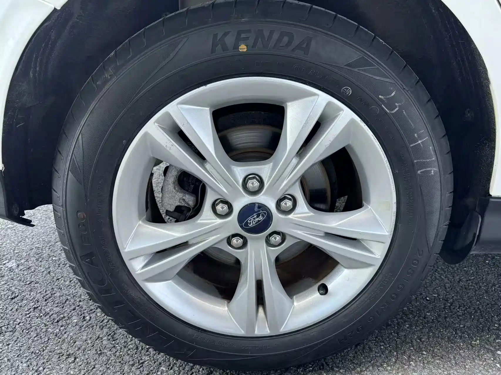 Фото 15 - Ford Focus