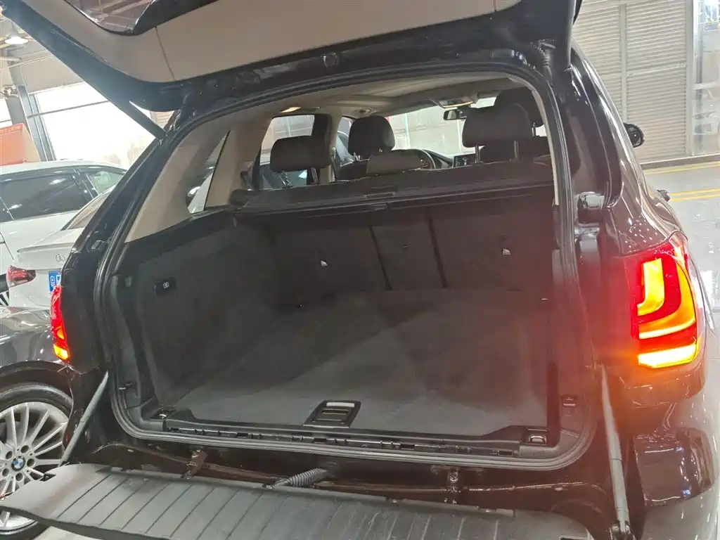 BMW X5 (Import) 2017 xDrive28i фото 13