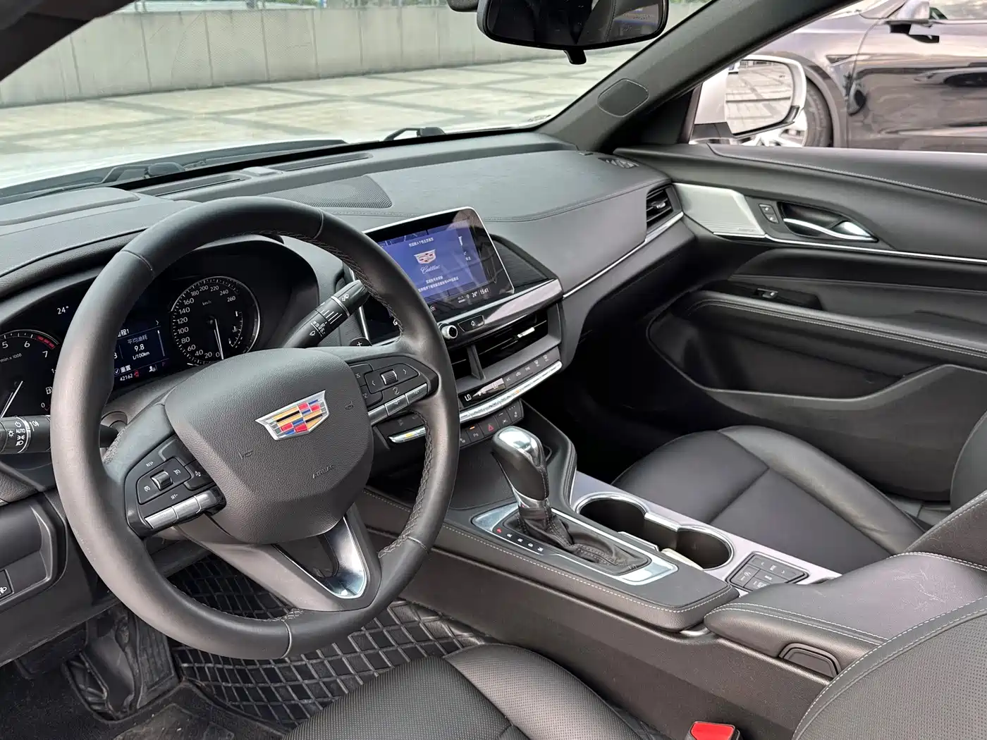 Cadillac CT4 2023 2023 28T Luxury Model