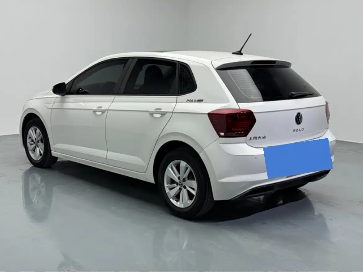 Volkswagen Polo 2021 Plus 1.5L Automatic Panorama Enjoyment Edition фото 4
