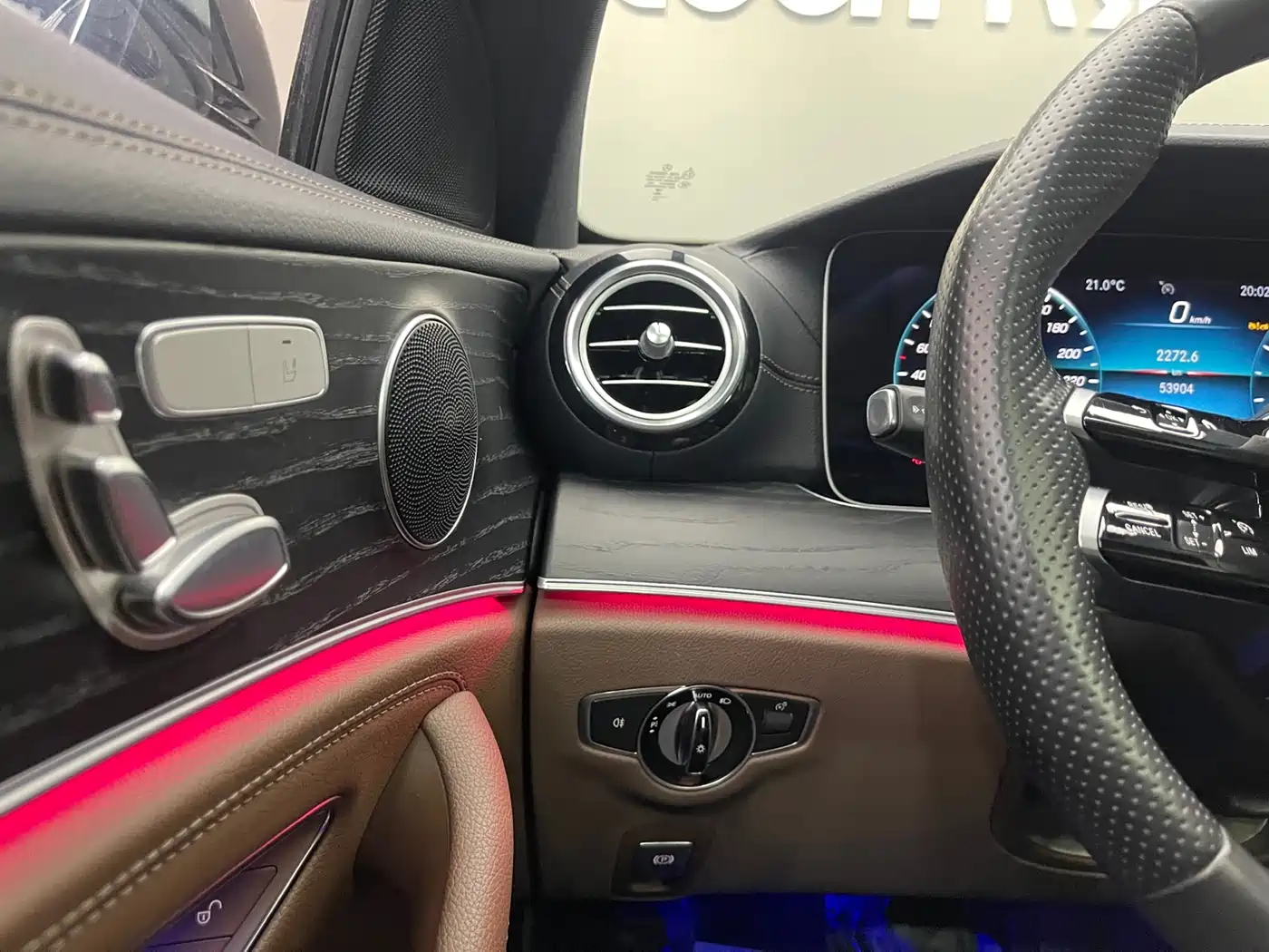 Mercedes-Benz E-Class 2023 E 260 L Sport фото 16