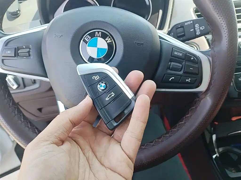 BMW X1 2019 sDrive18Li Premium Model фото 9