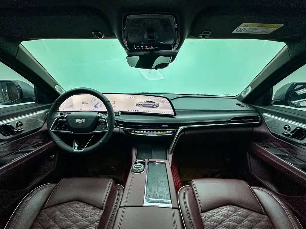 Фото 20 - Cadillac CT6