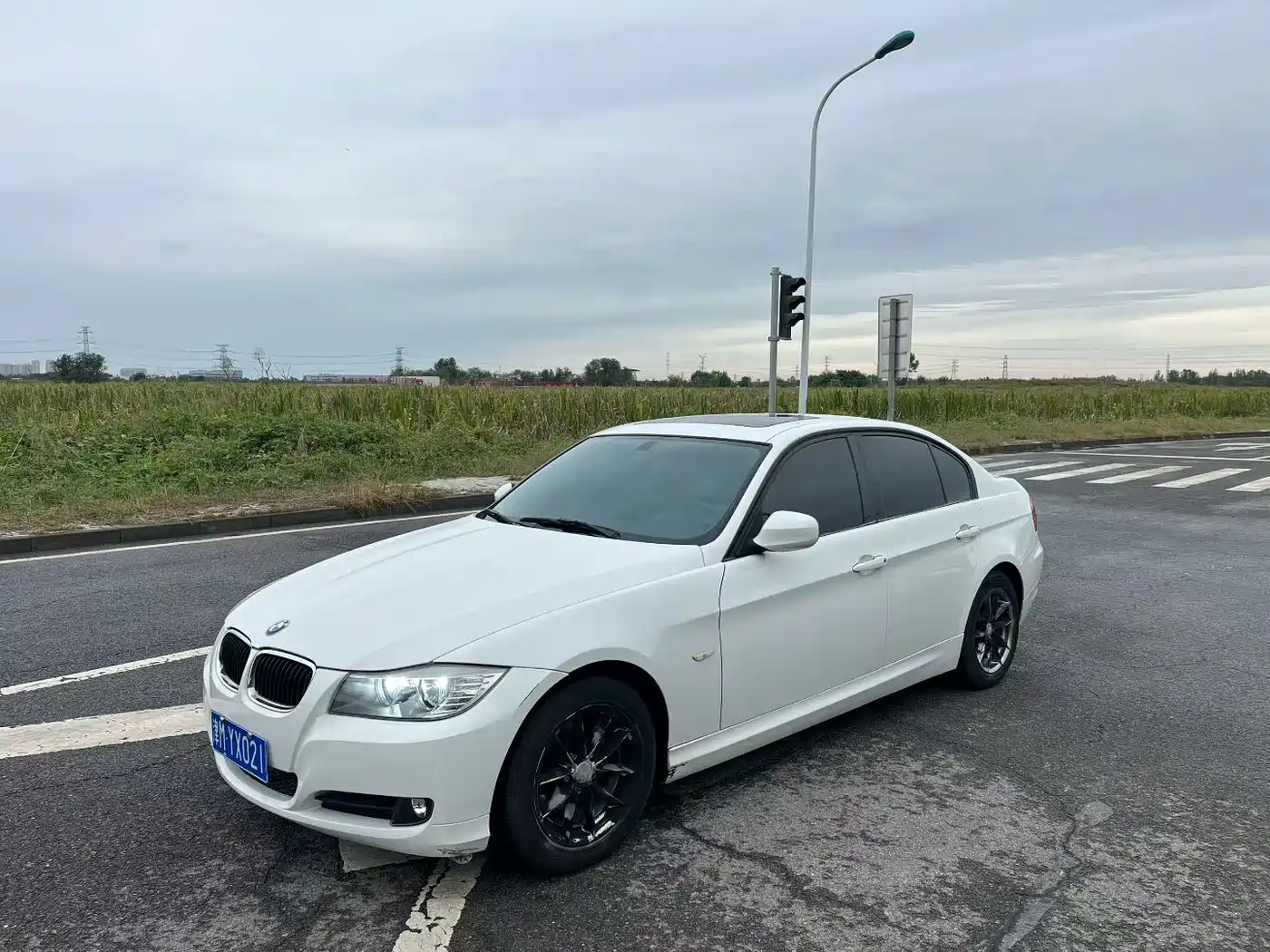 BMW 3 Series 2011 318i Leading