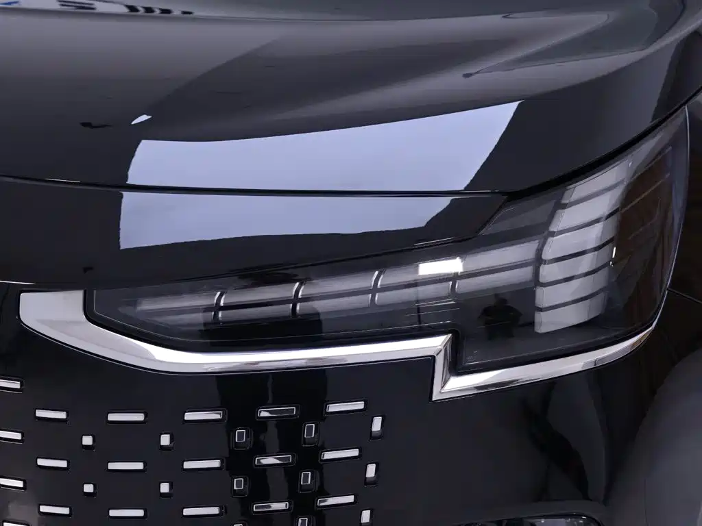 Volvo EM90 2024 2025 Ultra Six-Seater