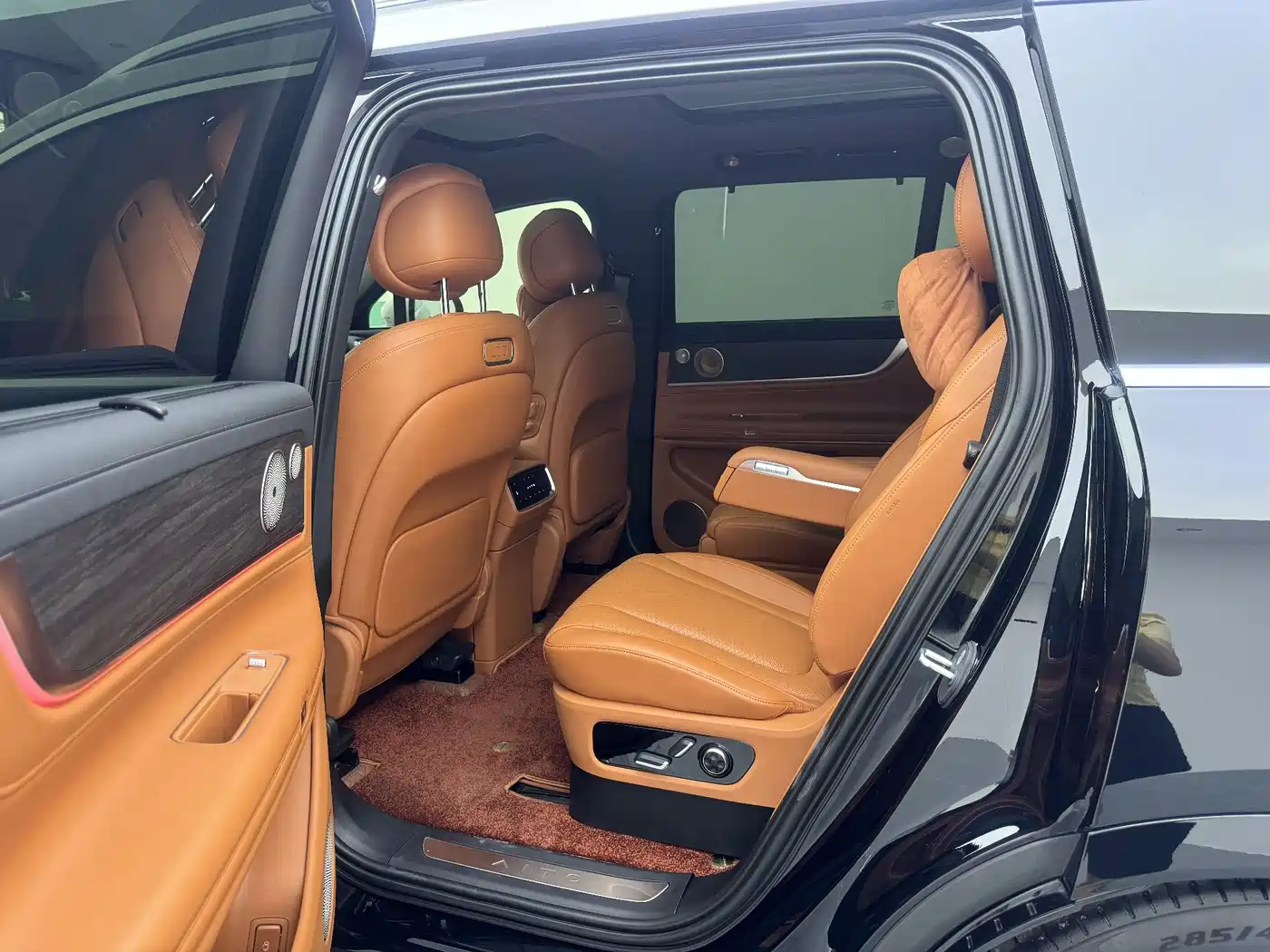 AITO Wenjie AITO M9 2024 Extended Range Ultra 42kWh 6-Seater фото 6