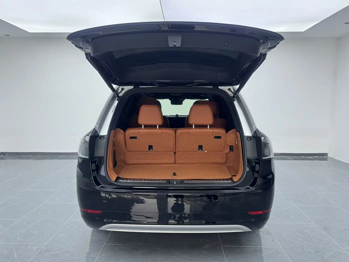 AITO Wenjie AITO M9 2024 Extended Range Ultra 42kWh 6-Seater фото 9