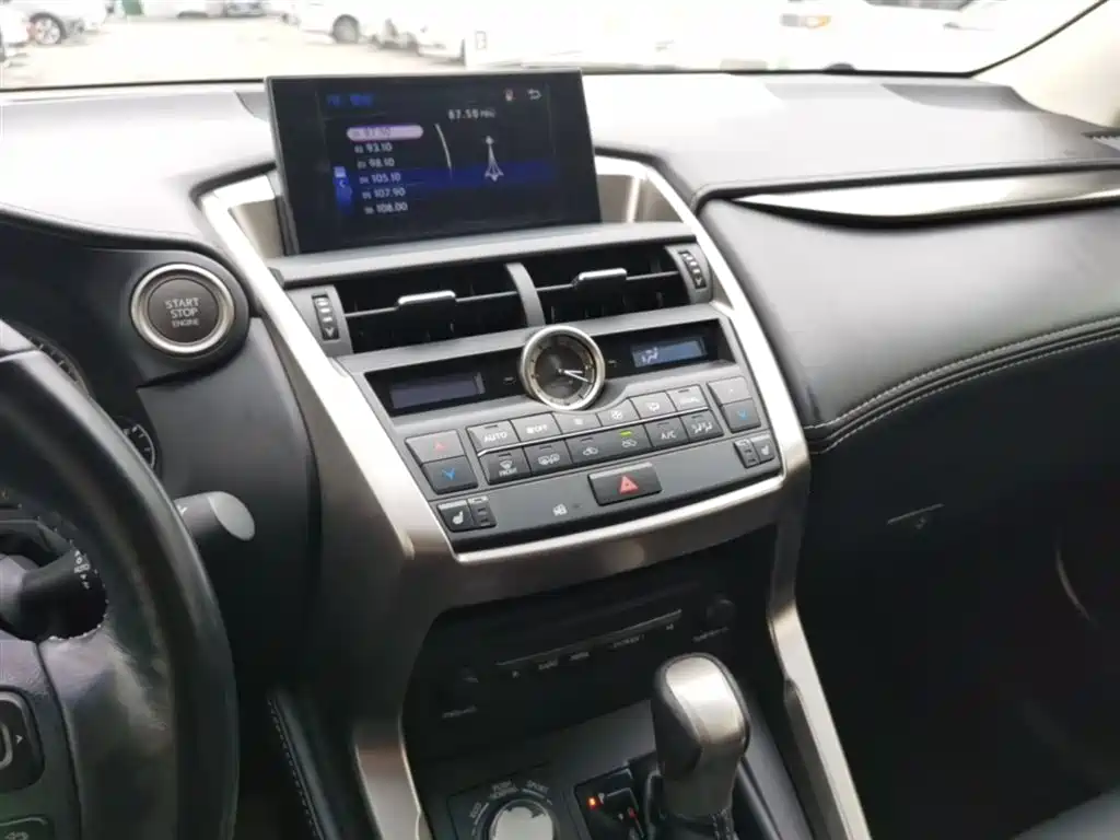 Lexus NX 2015 200 AWD Luxury фото 13