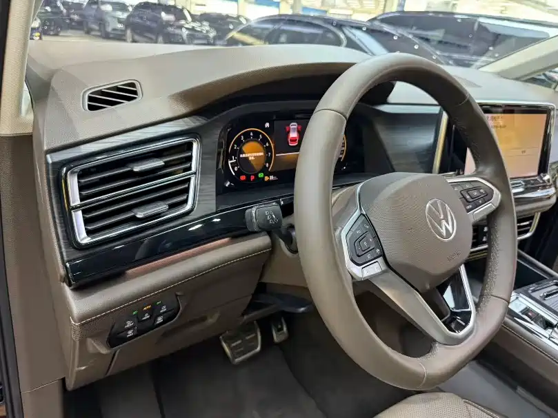 Volkswagen Viloran 2023 Facelift 380TSI Prestige Edition фото 13
