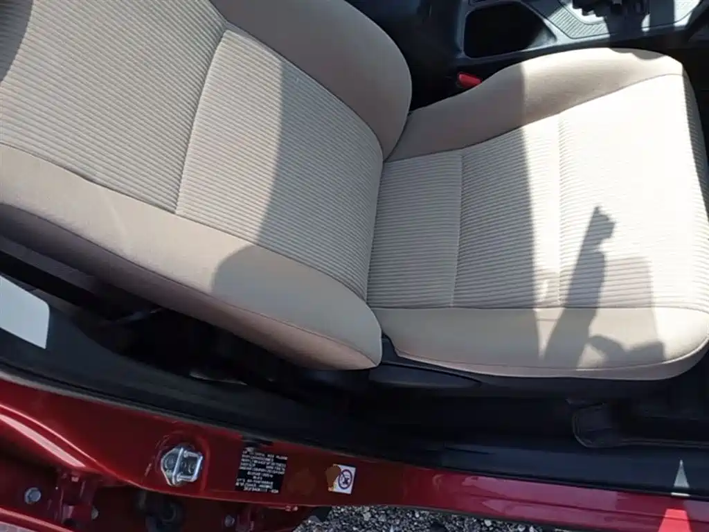 Toyota RAV4 Rongfang 2015 2.0L CVT 2WD Trend Edition фото 25