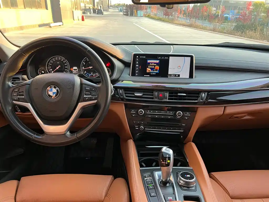 BMW X6 2018 xDrive28i фото 8