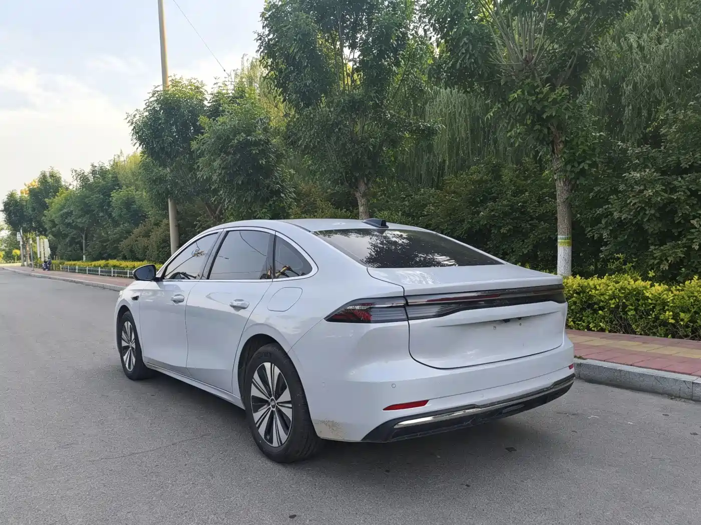 Geely Galaxy Galaxy A7 2025 EM-i 150km Explorer+ Edition фото 6