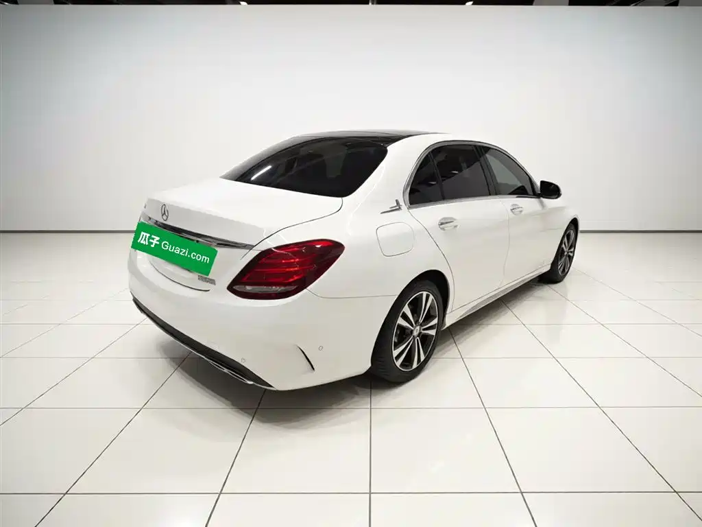 Mercedes-Benz C-Class 2015 Facelift C 200 L Sport фото 5