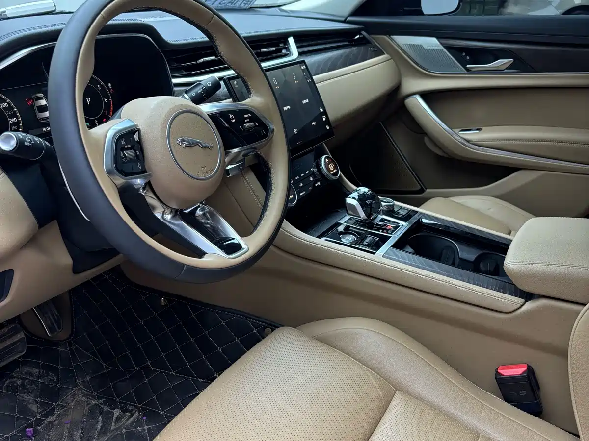 Jaguar XFL 2025 2025 2.0T P250 FWD Luxury Edition