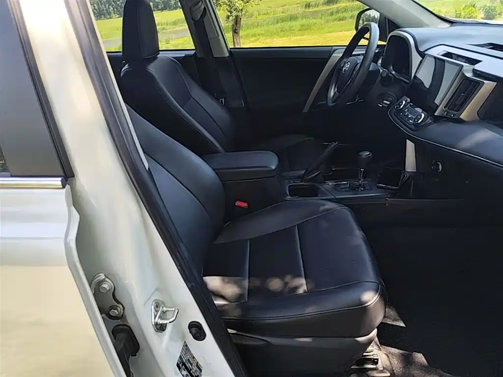 Toyota RAV4 Rongfang 2019 2.0L CVT 2WD Pioneer Edition China VI фото 25