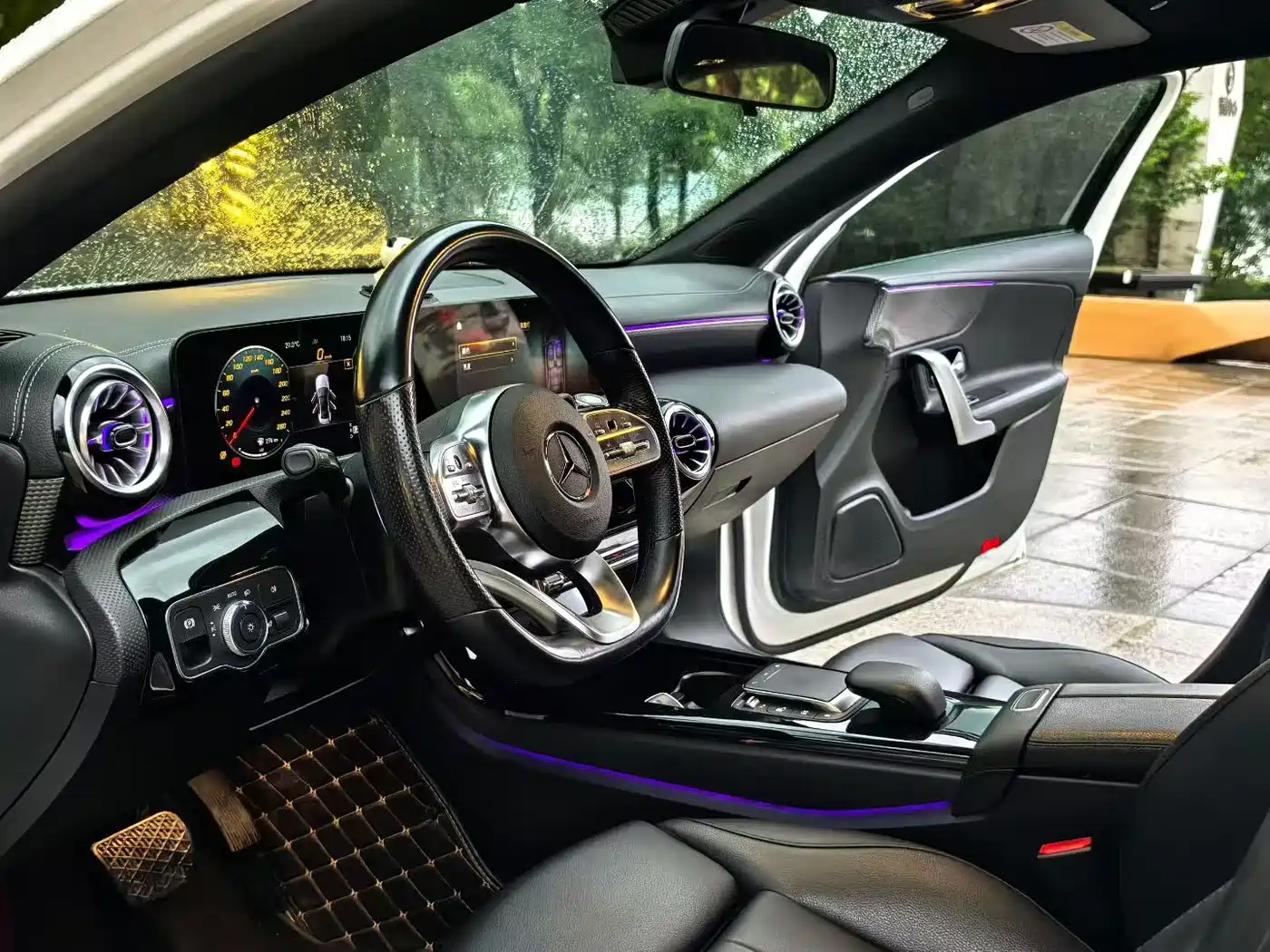 Mercedes-Benz A-Class 2022 A 200 L Sport Sedan Dynamic фото 2