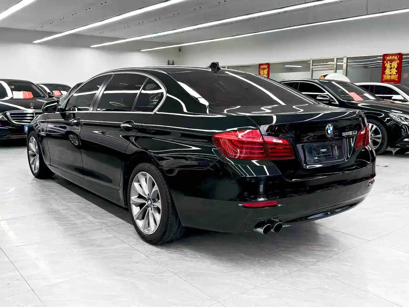 BMW 5 Series 2017 525Li Leading Edition фото 4