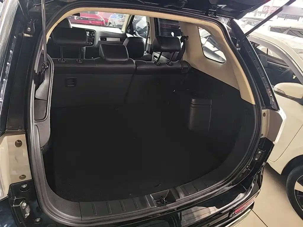Mitsubishi Outlander (Import) 2014 2.4L 4WD Luxury Value Edition 5-seater фото 19