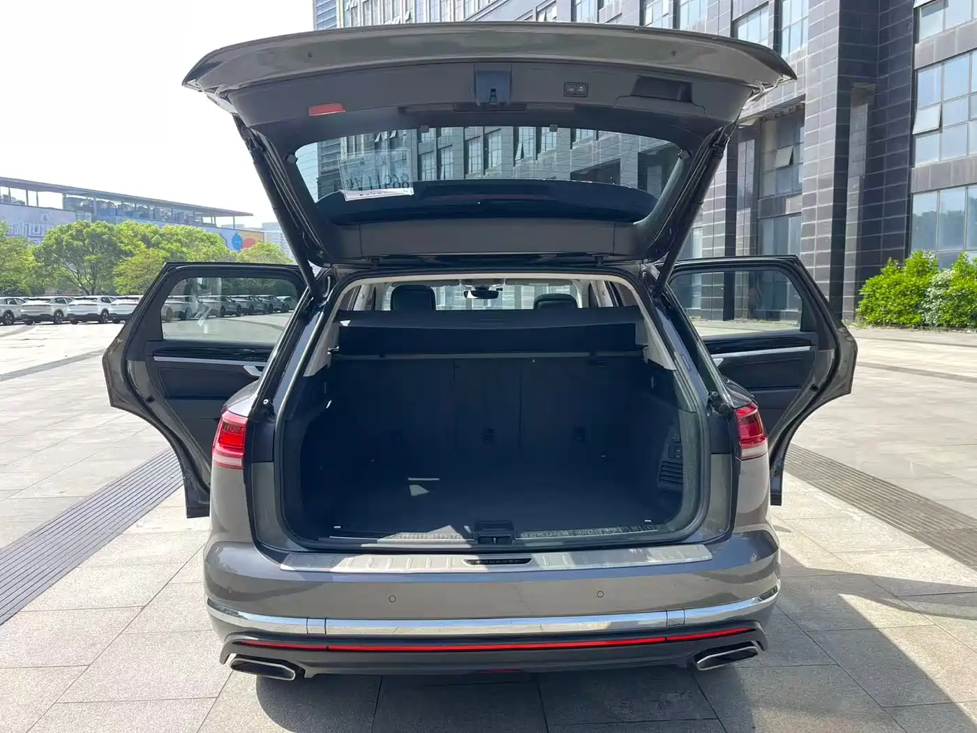 Volkswagen Touareg 2021 2.0TSI R-Line фото 16