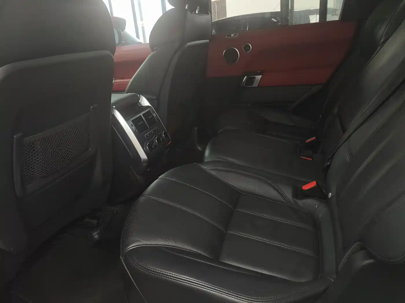 Land Rover Range Rover Sport 2015 3.0 SDV6 HSE фото 9