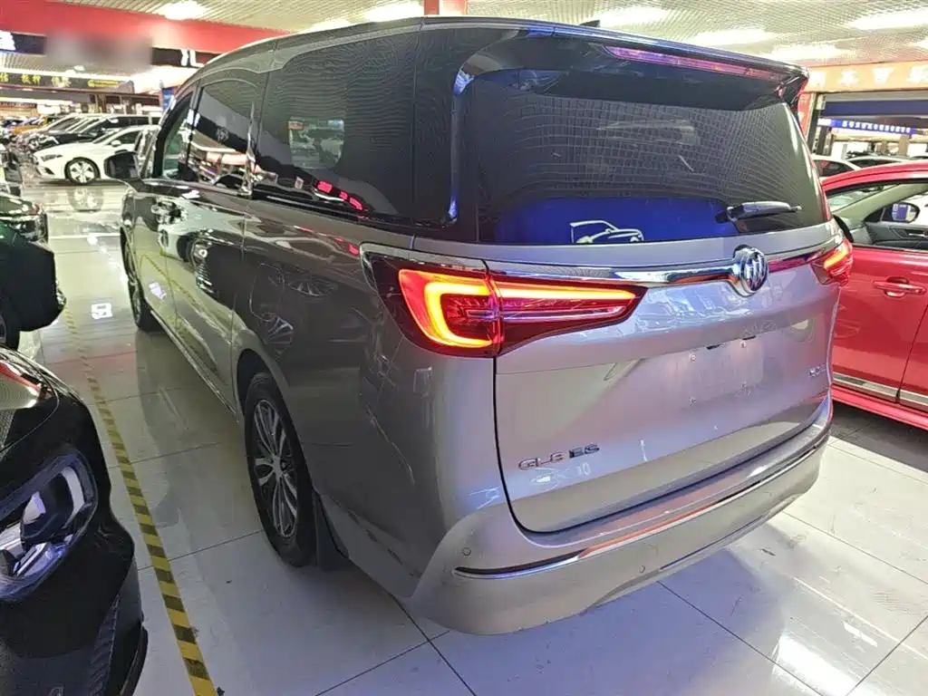 Buick GL8 2023 ES Landmaster Exclusive фото 5