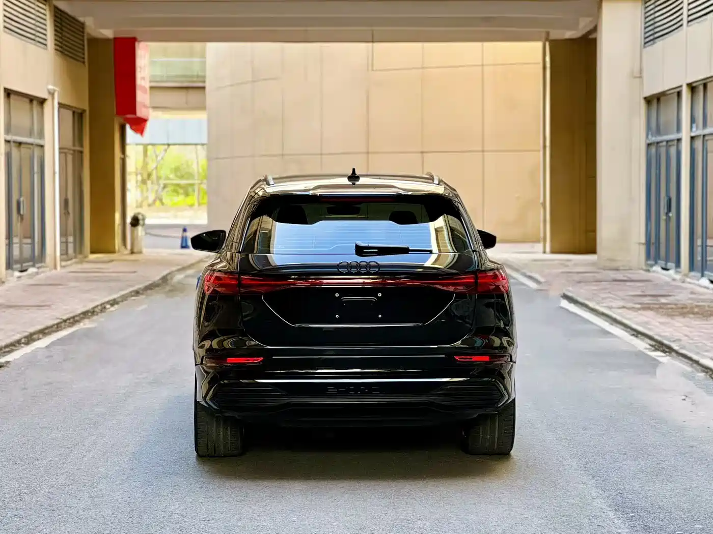 Audi Q5 e-tron 2023 40 e-tron Starlight Edition Brocade Package фото 9