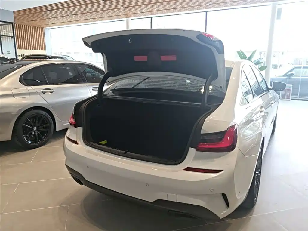 BMW 3-SERIES