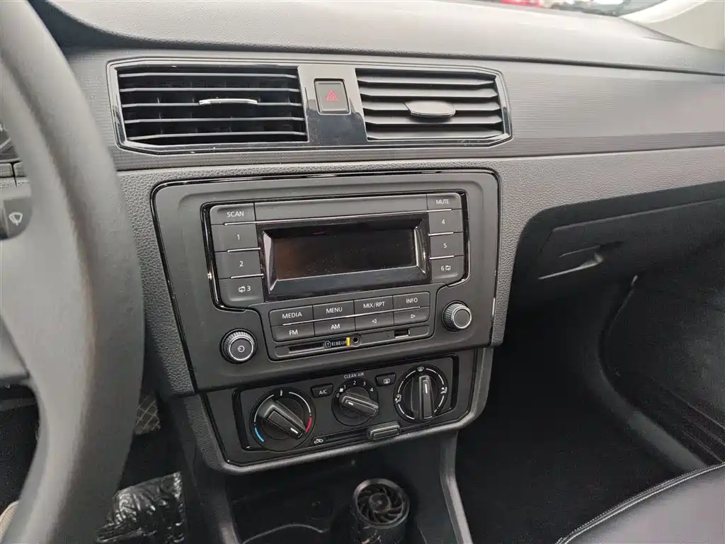 Volkswagen Santana 2019 1.5L Manual Trend China VI фото 9