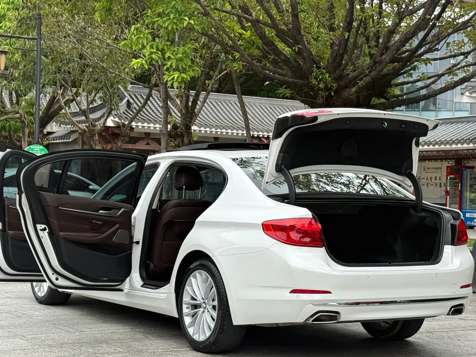 صورة 20 - BMW 5 Series