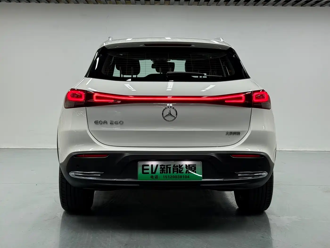 MERCEDES-BENZ EQA