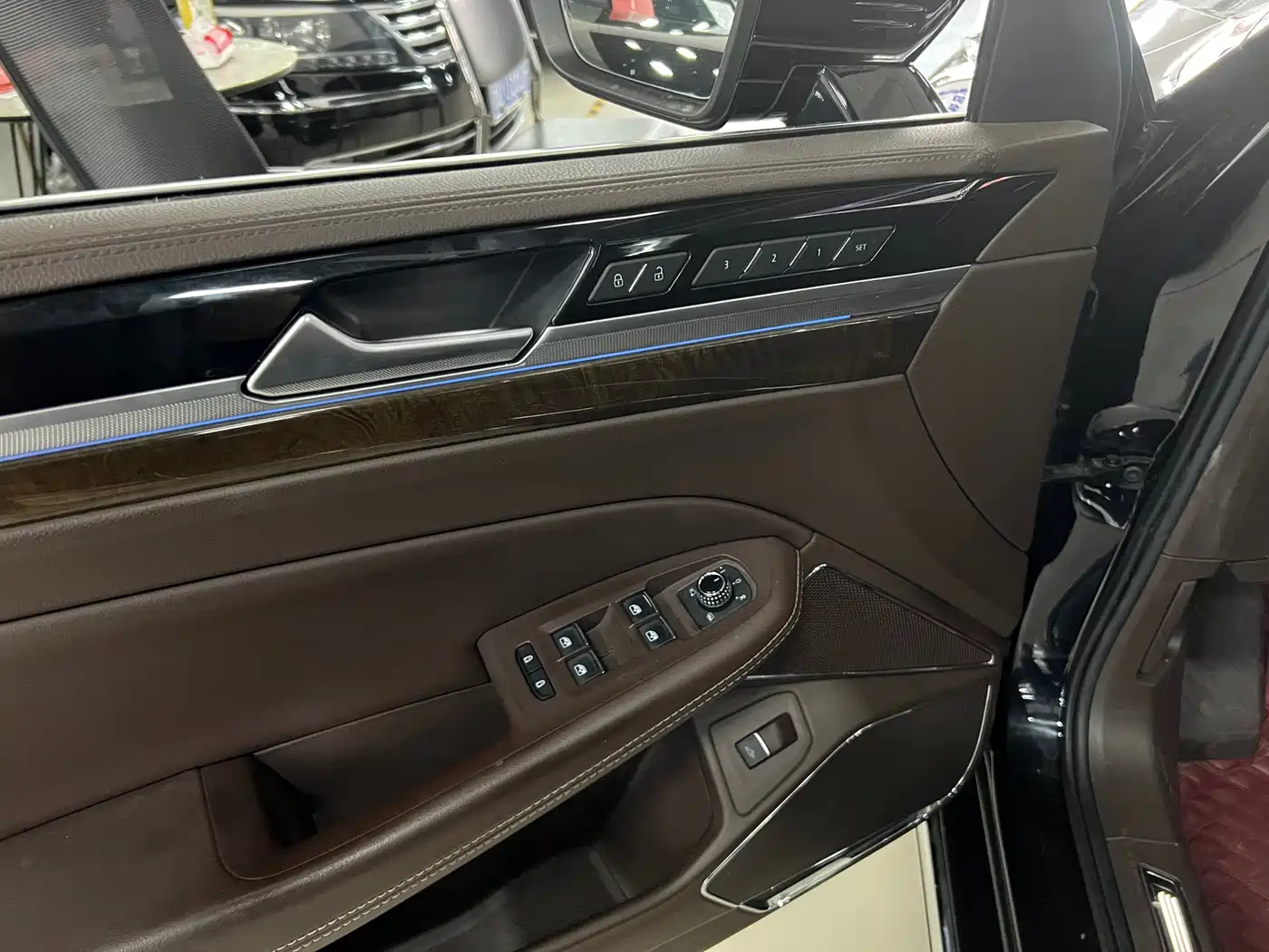 Volkswagen Phideon 2018 Facelift 380TSI FWD Flagship фото 9