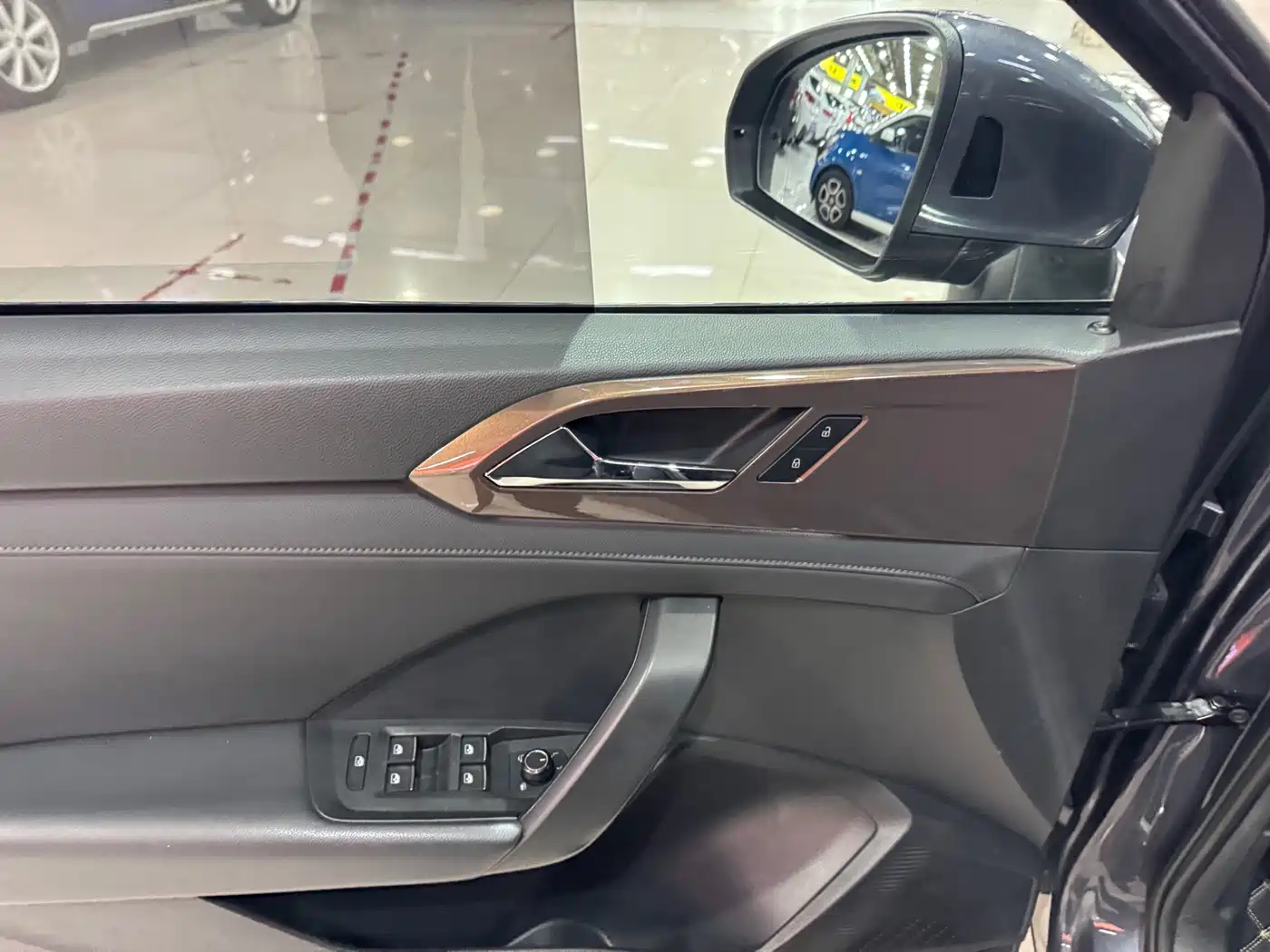 Volkswagen Tharu 2019 280TSI 2WD Flagship Edition China V фото 17