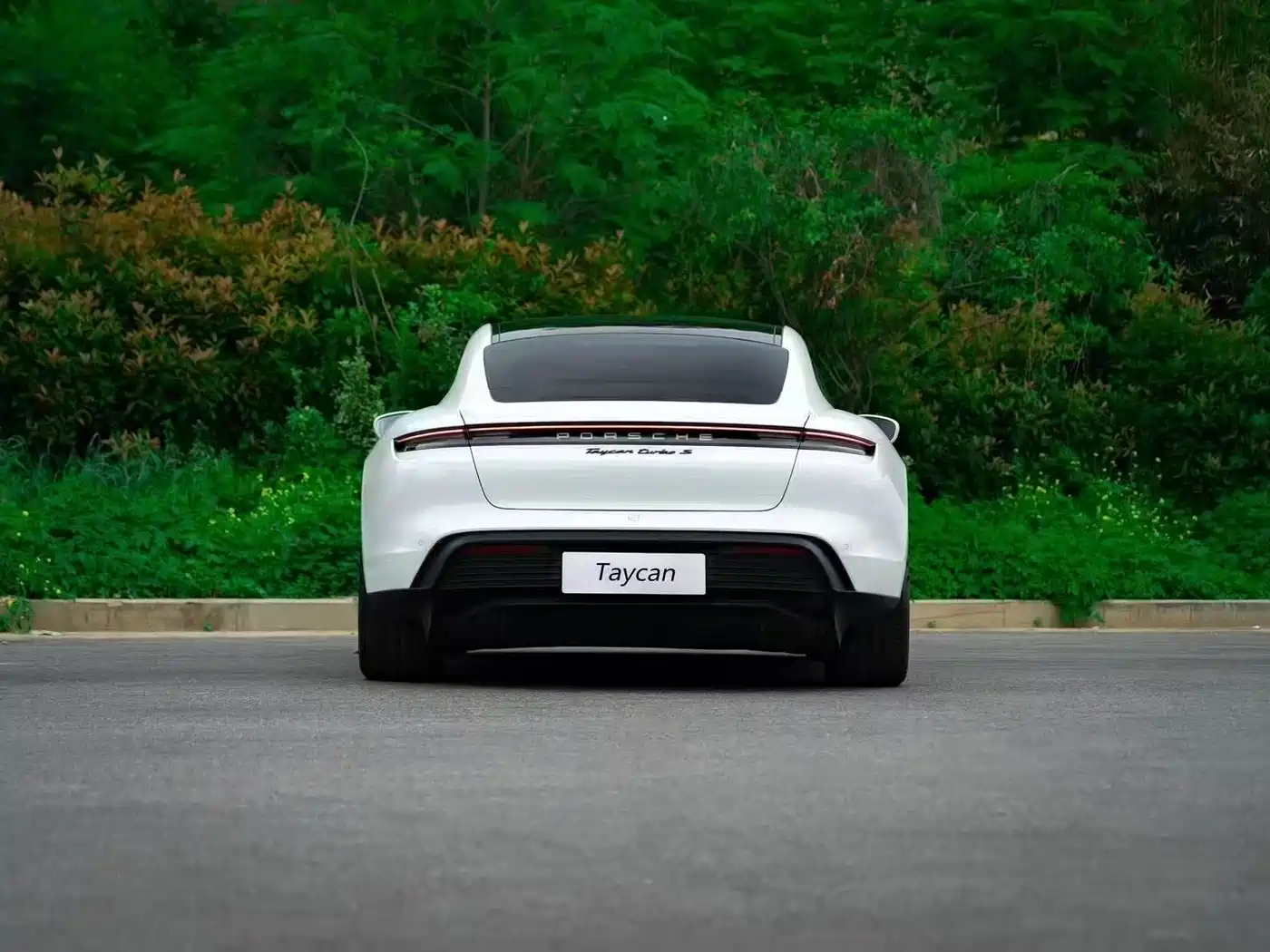 Porsche Taycan 2020 Taycan фото 6